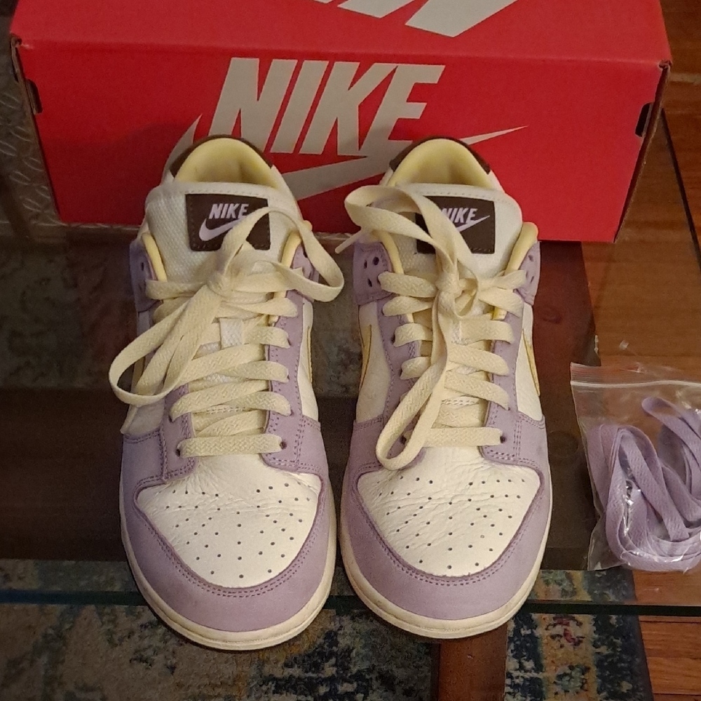 Nike Purple and Cream Athletic Shoes